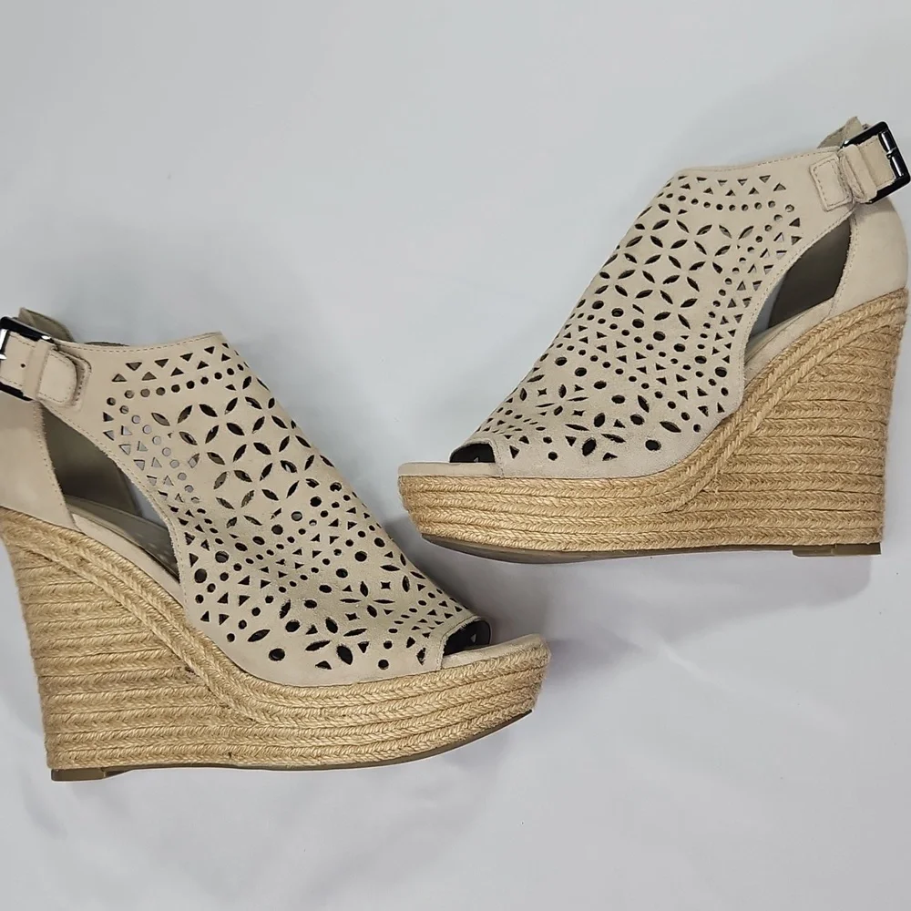 Marc Fisher Women's Helda Gray Suede Wedge Sandals Size 9